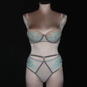 Victoria's Secret Dream Angels Balconet and Thong